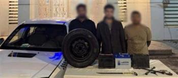 ضبط 3 أشخاص متخصصين في سرقة بطاريات وإطارات السيارات بمدينة نصر ثان
