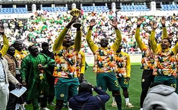 السنغال تحتفل بلقب كأس أمم أفريقيا قبل مباراة بيرو الودية
