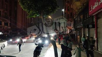 التزامًا بقرار الترشيد.. غلق المحال التجارية في وسط القاهرة تنفيذًا لتوجيهات الحكومة| صور