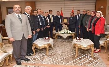 محافظ بورسعيد يلتقي مجلس إدارة نقابة المهندسين لبحث سبل التعاون المشترك 