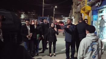 محافظ البحيرة تتابع ميدانياً الالتزام بمواعيد غلق المحال العامة بمركز أبو المطامير