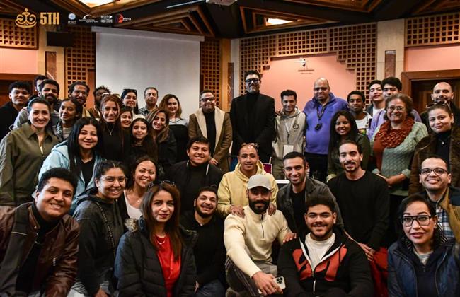 ملتقى نغم للمسرح.. الفنان أحمد وفيق يتحدث عن أهمية الإسكندرية للفنانين في "ماستر كلاس"