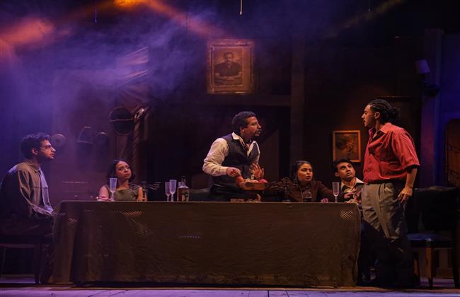 عرض «الكَّمَّامَة» للمخرج حسام قشوة بمهرجان  المسرح العالمي 