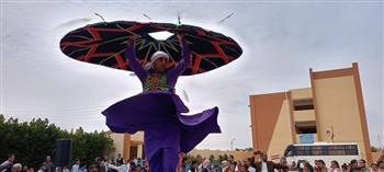 قرية العميد بمطروح تستقبل أولى فعاليات القافلة الثقافية عبر المسرح المتنقل