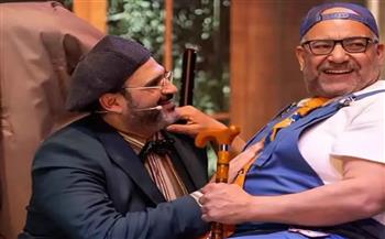 بفيديو ..أكرم  حسني يلفت انتباه الجمهور على السوشيال ميديا..تفاصيل