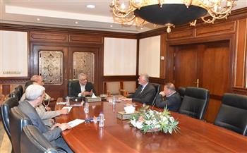 وزير الدولة للإنتاج الحربي يتابع مستجدات تصنيع الطلمبات الغاطسة والمحركات الكهربائية