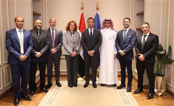 وزير الاتصالات يبحث مع الرئيس الإقليمي لشركة SAP تعزيز استثماراتها في مصر