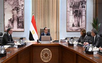 رئيس الوزراء يستعرض المنظومة المقترحة لتطوير وتأهيل الكوادر بالجهاز الإداري للدولة