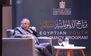 وزير الشباب يهنئ نبيل فهمي بتوليه منصب الأمين العام لجامعة الدول العربية  