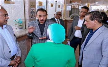 محافظ سوهاج يتفقد المركز التكنولوجي لخدمة المواطنين بالبلينا ويلتقى عددًا من المواطنين