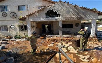 إصابة 4 إسرائيليين جراء سقوط صاروخ باليستي إيراني في بئر السبع