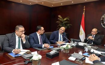 وزير الاستثمار يلتقي الرئيس التنفيذي لجهاز تنمية المشروعات لبحث تعزيز دعم ريادة الأعمال