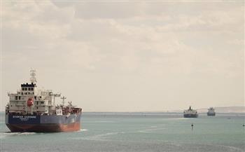 الفريق أسامة ربيع: "حركة الملاحة بالقناة منتظمة من الاتجاهين"