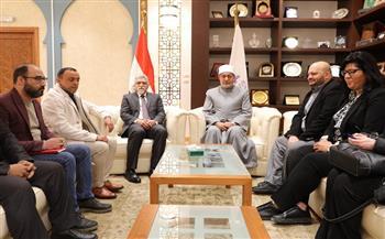 مفتي الجمهورية يبحث مع وفد جامعة العاصمة تعزيز التعاون في بناء الوعي وتصحيح المفاهيم لدى الطلاب