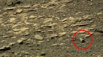 قبعة احتفال معدنية.. جسم غامض على المريخ يربك العلماء