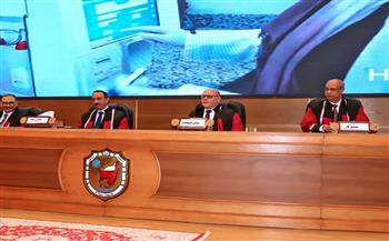 محافظ سوهاج يشهد فعاليات حفل تخرج الدفعة "30" بكلية الطب البشري