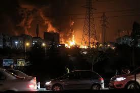 اندلاع حريق في مصفاة نفط إسرائيلية إثر هجوم صاروخي