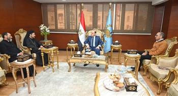 محافظ الغربية يستقبل وفد الكنيسة الكاثوليكية ويبادلهم التهاني بمناسبة عيد الفطر وعيد القيامة المجيد