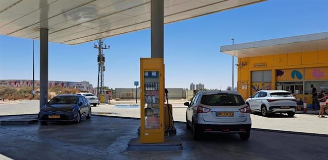 إسرائيل تجمد خفض ضريبة الوقود بسبب حرب إيران