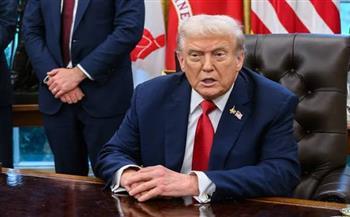 صحيفة:  ترامب يبلغ مساعديه أنه مستعد لإنهاء الحملة العسكرية الأمريكية ضد إيران حتى لو ظل مضيق هرمز مغلقا