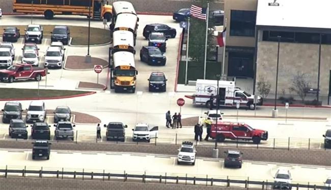 مأساة في مدرسة أمريكية.. طالب يُطلق النار على معلّمته وينتحر بالرصاص