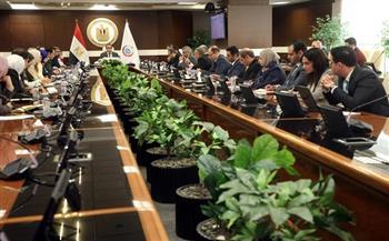 وزير الصحة يترأس اجتماعًا لمراجعة الحساب الختامي لموازنة 2024-2025