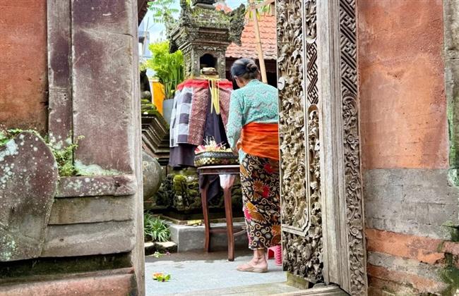 منشور على إنستجرام يتسبب في سجن سائح سويسري في إندونيسيا