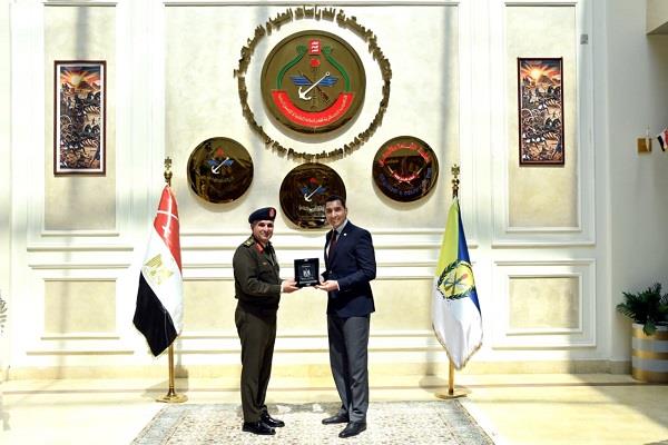 القوات المسلحة تنظم زيارة ميدانية لوفد من شباب الوطن للأكاديمية العسكرية للدراسات العليا والإستراتيجية 