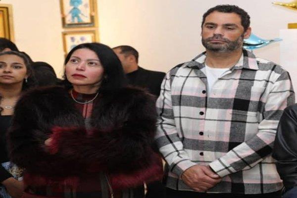 بعد ظهورهم في افتتاح معرض أحمد فريد.. إطلالة حزينة للقاء الخميسي وزوجها تثير التساؤلات  