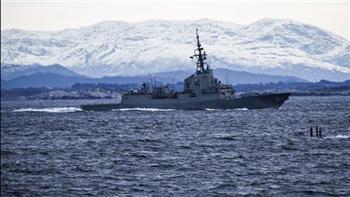 الحرس الثوري الإيراني: استهدفنا بالصواريخ مدمرة أمريكية بالمحيط الهندي