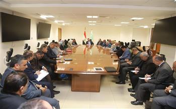 وزير الزراعة يجتمع مع قيادات الطب البيطري بالمحافظات.. ويؤكد: الطبيب البيطري خط الدفاع الأول عن صحة الإنسان 