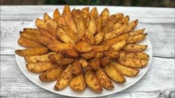 حضري ألذ المقبلات.. بطاطس ودجز بالفرن وسلطة البنجر والرمان