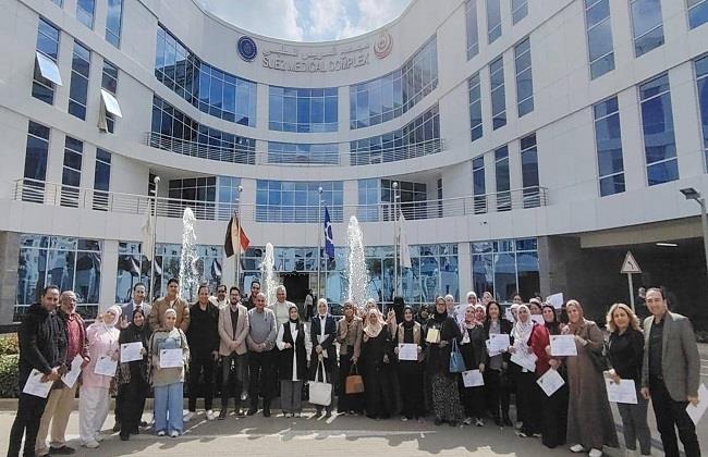 الرعاية الصحية تُطلق مبادرة «رهن إشارتك» لتعليم لغة الإشارة بالسويس