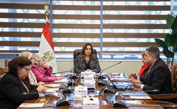 وزيرة التنمية المحلية والبيئة تتابع الموقف التنفيذي لمشروع الدعم الفني للوزارة 