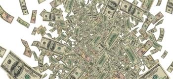 السماء تمطر دولارات في هذه الدولة.. مفاجأة على طريقة الأفلام