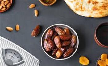 في رمضان.. نصائح غذائية لتجنب السمنة وزيادة الوزن