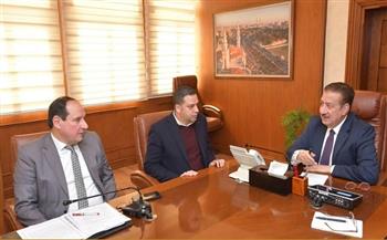 محافظ بورسعيد يناقش مقترح إنشاء كوبري بورسعيد العائم الجديد للربط بين مدينتي بورسعيد وبورفؤاد