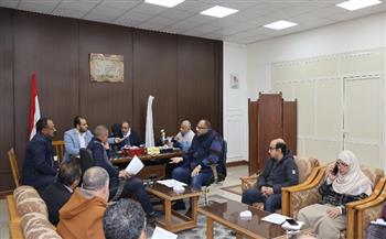 رئيس مياه سوهاج يبحث مع الري تطهير الترع والمصارف المائية بالمراكز