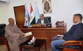 رئيس مدينة الغردقة يستمع لمطالب المواطنين في اللقاء الدوري ويوجه بتلبيتها 