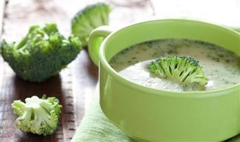 تعرفي على طريقة عمل  شوربة البروكلي بالكريمة
