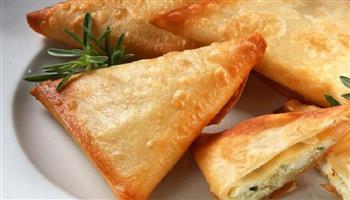 طريقة تحضير سمبوسك الجبنة الفيتا بمذاق المطاعم