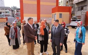 محافظ دمياط يتفقد الأعمال الجارية بمدرسة الشعراء الجديدة للتعليم الأساسي فى مستهل جولته الصباحية