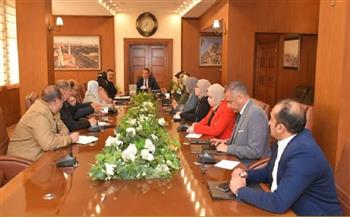 محافظ بورسعيد يناقش مقترح إنشاء الكوبري العائم الجديد للربط بين مدينتي بورسعيد وبورفؤاد