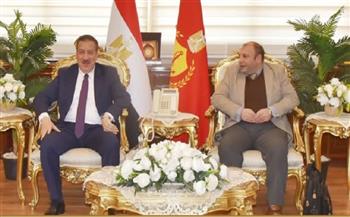 محافظ بورسعيد يلتقي العضو المنتدب لشركه مطاحن شرق الدلتا