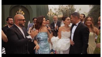 محمود العسيلي وصابرين النجيلي يحييان حفل زفاف نور وأستاذ حسن في «اتنين غيرنا»