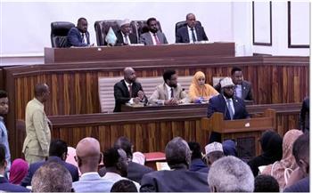 البرلمان الفيدرالي بالصومال يصادق بالأغلبية على استكمال الدستور