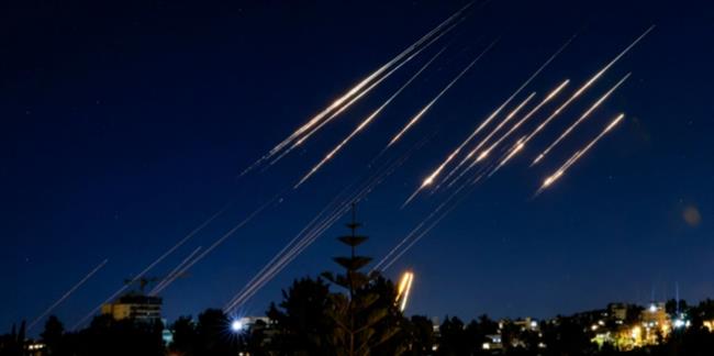 الحرس الثوري الإيراني: إطلاق الموجة 20 لعمليات الوعد الصادق 4 بهجمات من صواريخ ومسيرات