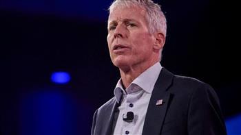 وزير أمريكي: بحرية الولايات المتحدة سترافق السفن عبر مضيق هرمز