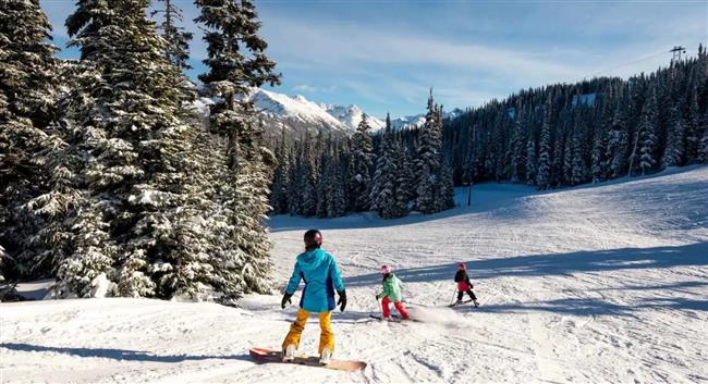 سقط فوقها شخص بالغ.. وفاة طفلة كندية أثناء التزلج