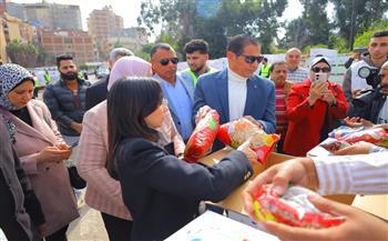 صناع الخير تنظم اصطفافًا لآلاف الكراتين الغذائية بمحافظة البحيرة لتوزيعها على الأولى بالرعاية